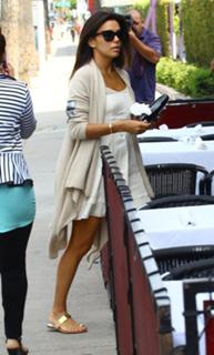 Eva Longoria feet photo thumbnail