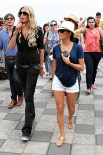 Eva Longoria feet photo thumbnail