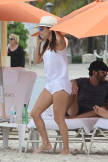 Eva Longoria feet photo thumbnail