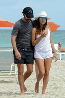 Eva Longoria feet photo thumbnail