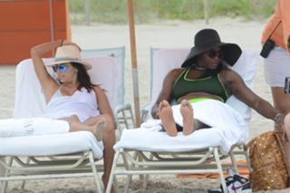 Eva Longoria feet photo thumbnail