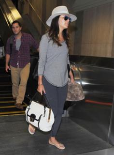Eva Longoria feet photo thumbnail