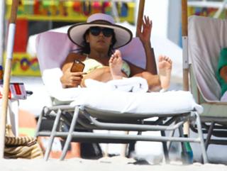 Eva Longoria feet photo thumbnail