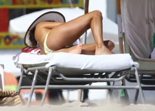 Eva Longoria feet photo thumbnail