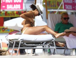 Eva Longoria feet photo thumbnail