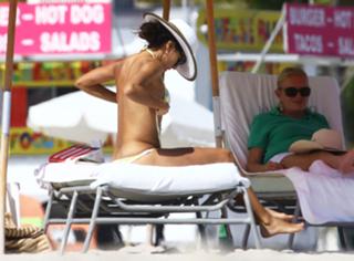 Eva Longoria feet photo thumbnail