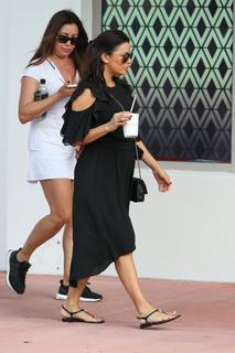 Eva Longoria feet photo thumbnail