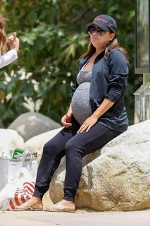 Eva Longoria feet photo thumbnail