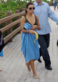 Eva Longoria feet photo thumbnail