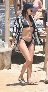Eva Longoria feet photo thumbnail