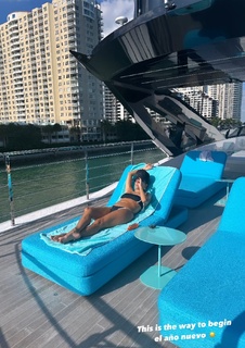Eva Longoria feet photo thumbnail