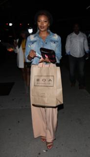 Eva Marcille feet photo thumbnail