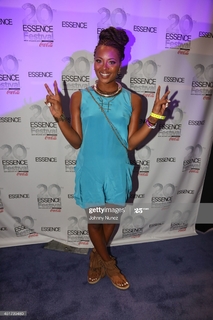 Eva Marcille feet photo thumbnail