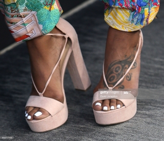 Eva Marcille feet photo thumbnail