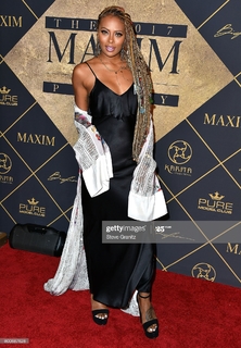 Eva Marcille feet photo thumbnail