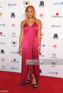 Eva Marcille feet photo thumbnail