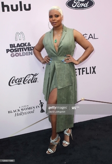 Eva Marcille feet photo thumbnail
