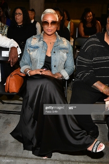 Eva Marcille feet photo thumbnail