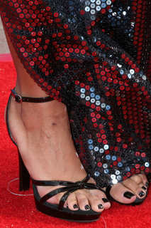 Eva Marcille feet photo thumbnail