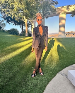 Eva Marcille feet photo thumbnail