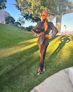 Eva Marcille feet photo thumbnail