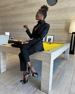 Eva Marcille feet photo thumbnail