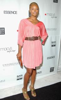 Eva Marcille feet photo thumbnail