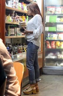 Eva Mendes feet photo thumbnail