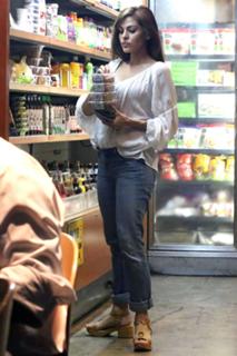 Eva Mendes feet photo thumbnail