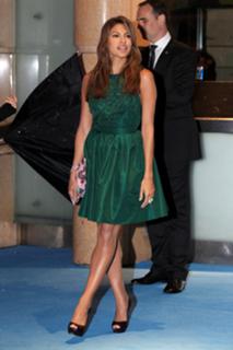 Eva Mendes feet photo thumbnail