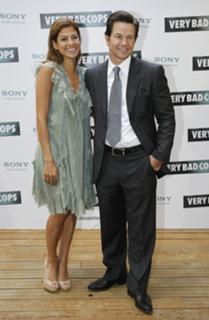Eva Mendes feet photo thumbnail