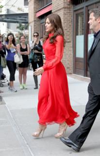 Eva Mendes feet photo thumbnail