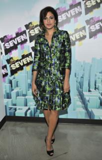 Eva Mendes feet photo thumbnail