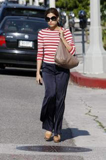 Eva Mendes feet photo thumbnail