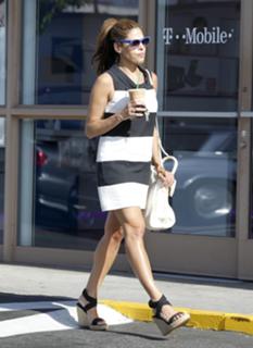 Eva Mendes feet photo thumbnail