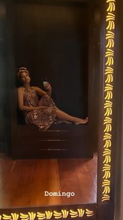 Eva Mendes feet photo thumbnail