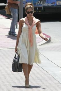 Eva Mendes feet photo thumbnail