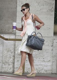 Eva Mendes feet photo thumbnail
