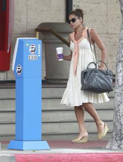 Eva Mendes feet photo thumbnail