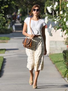 Eva Mendes feet photo thumbnail