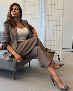 Eva Mendes feet photo thumbnail