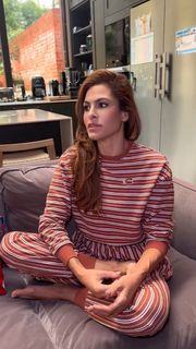 Eva Mendes feet photo thumbnail