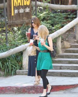 Eva Mendes feet photo thumbnail