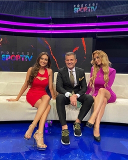 Eva Murati feet photo thumbnail