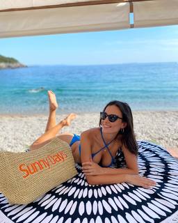 Eva Murati feet photo thumbnail