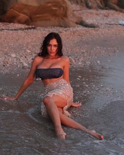Eva Murati feet photo thumbnail