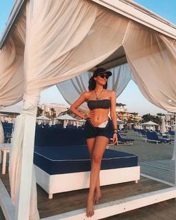 Eva Murati feet photo thumbnail