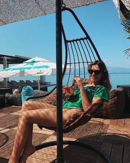 Eva Murati feet photo thumbnail