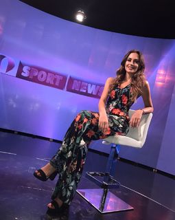 Eva Murati feet photo thumbnail