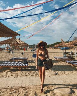 Eva Murati feet photo thumbnail